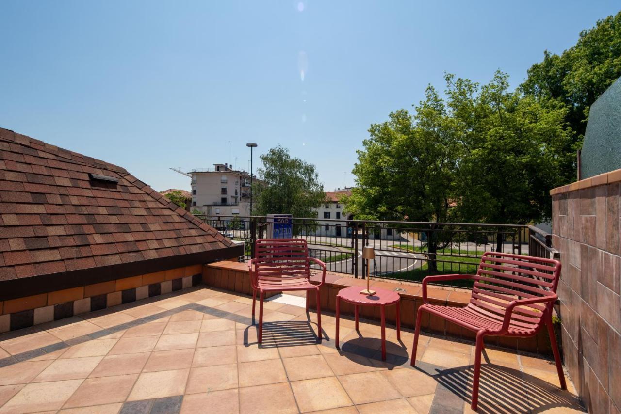 7° Cielo Apartment - Venezia - Mestre With Terrace Exterior photo